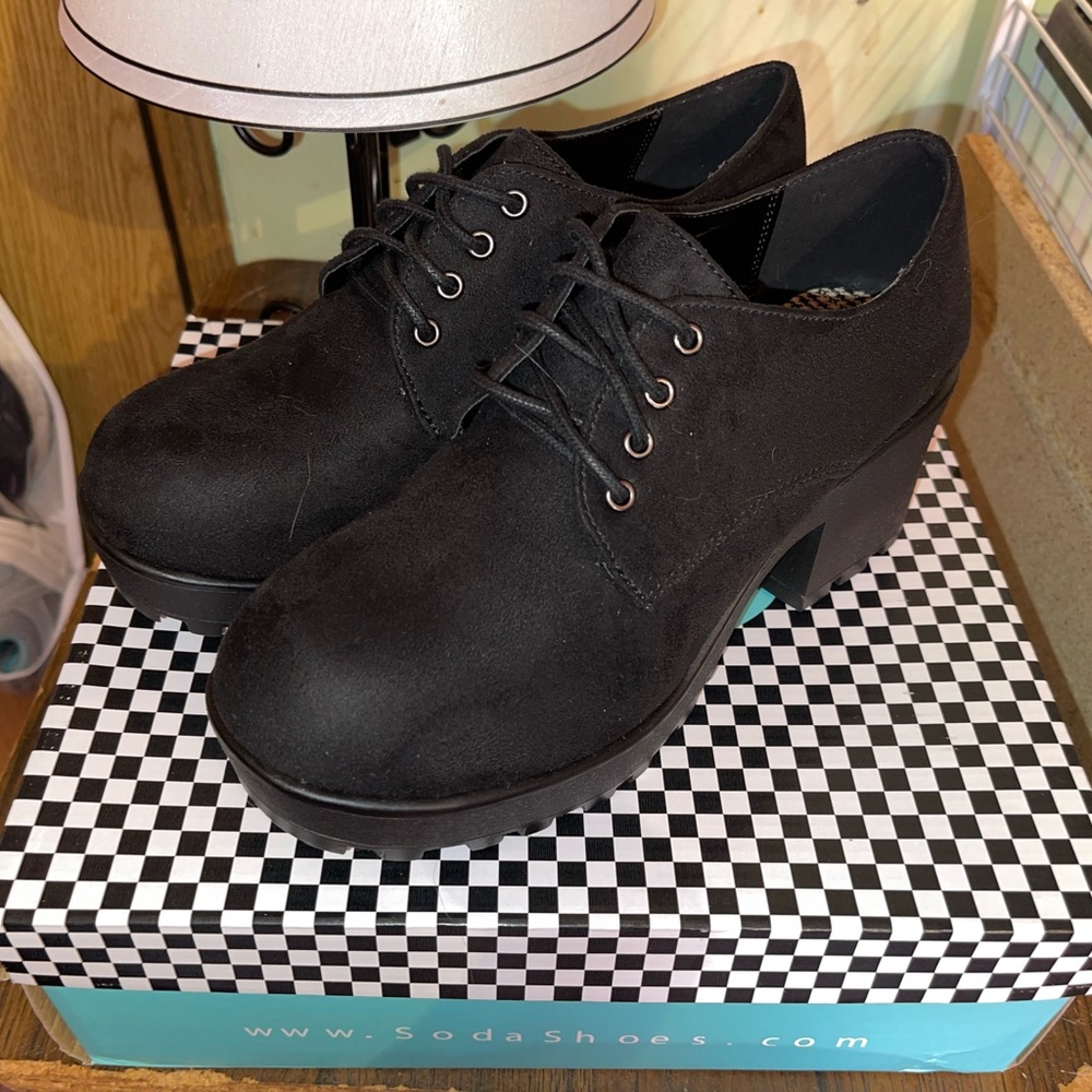 NWT SODA Unlock-S fashion boot clogs